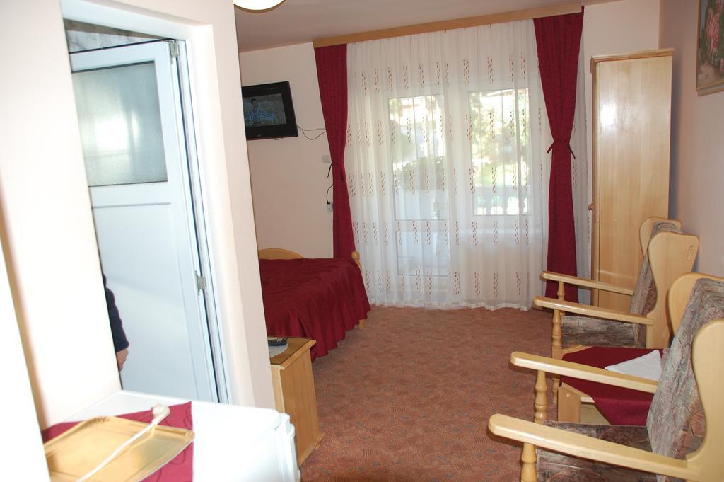 Pension Raluca Sinaia Ngoại thất bức ảnh